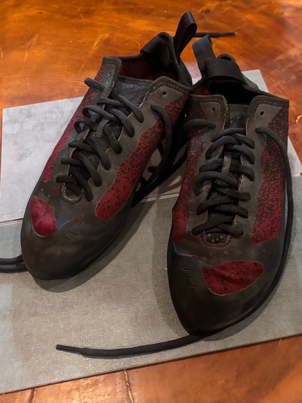 Men's Maroon and Black Butora Performance Climbing Shoes